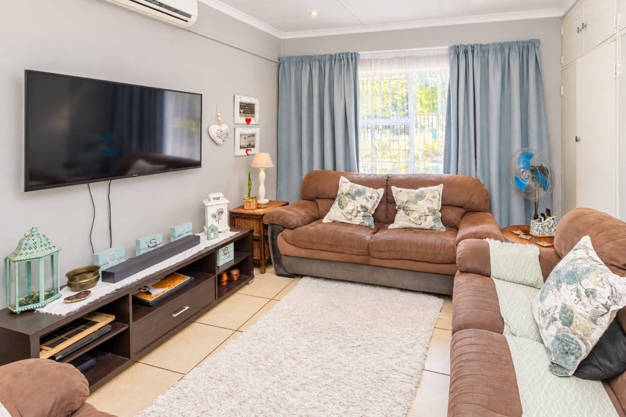 5 Bedroom Property for Sale in Melodie North West
